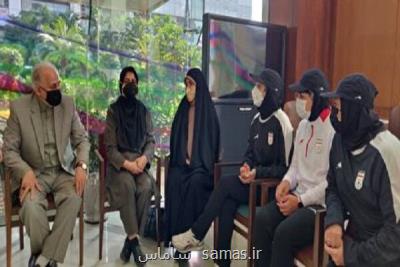 دیدار سرکنسول ایران در بمبئی با کادر فنی تیم ملی فوتبال بانوان