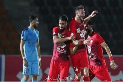 گلزن پرسپولیس با التماس قرارداد بست